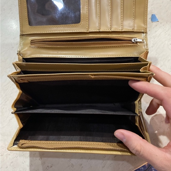 Guess wallet - Picture 3 of 4